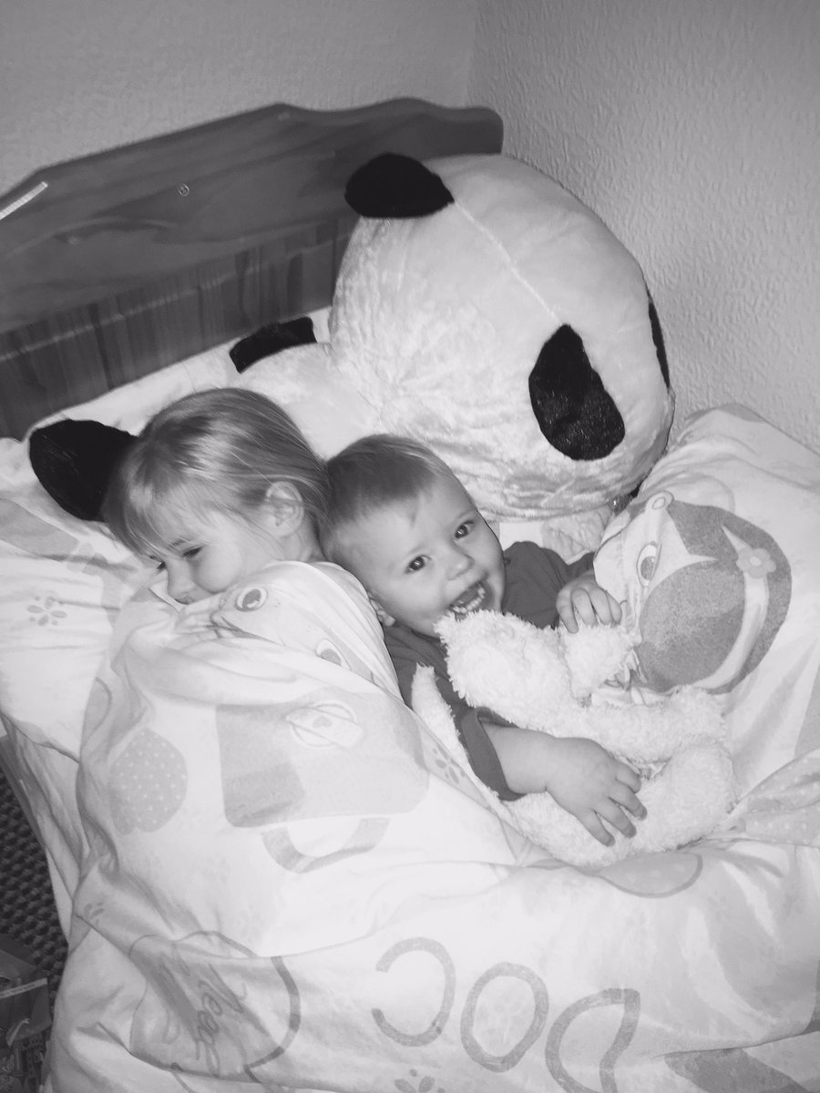 NicolaBear987's tweet photo. Siblings in February https://t.co/afNA8CLq3u #pbloggers #siblingproject https://t.co/6CrNlXAPVw