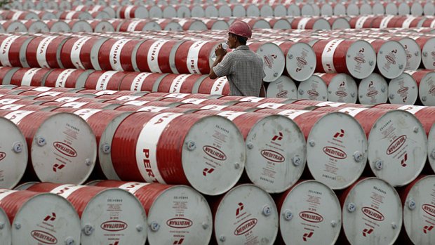 MyHoneycomb's tweet photo. Saudis and Russians agree to cap output, but impact on oil prices may be negligible. https://t.co/6mcyxf8Vaw https://t.co/XFULgFsq3N
