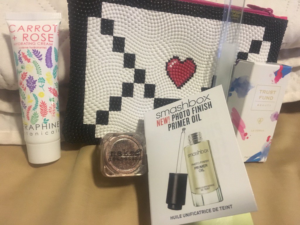 tahberry's tweet photo. #ipsy #FebruaryGlamBag #sweepstakes https://t.co/By34eXyW7Q