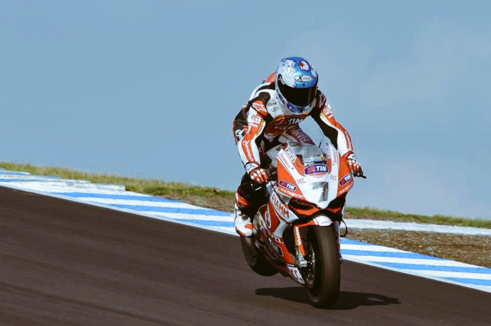 Sbk_R's tweet photo. #SBK13
@CarlosCheca7 
Ducati Panigale 1199
@PICircuit @alpinestars @nolan_group @_Termignoni_ @TIM_Official @Sbk_R https://t.co/tikk83DqLj