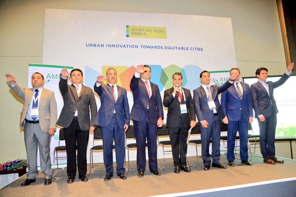 C_ContrerasG's tweet photo. Rendí protesta como Vicepresidente de Asociación Mexicana de Ciudades Inteligentes en asamblea realizada en #Puebla https://t.co/sFvs6QAIzh