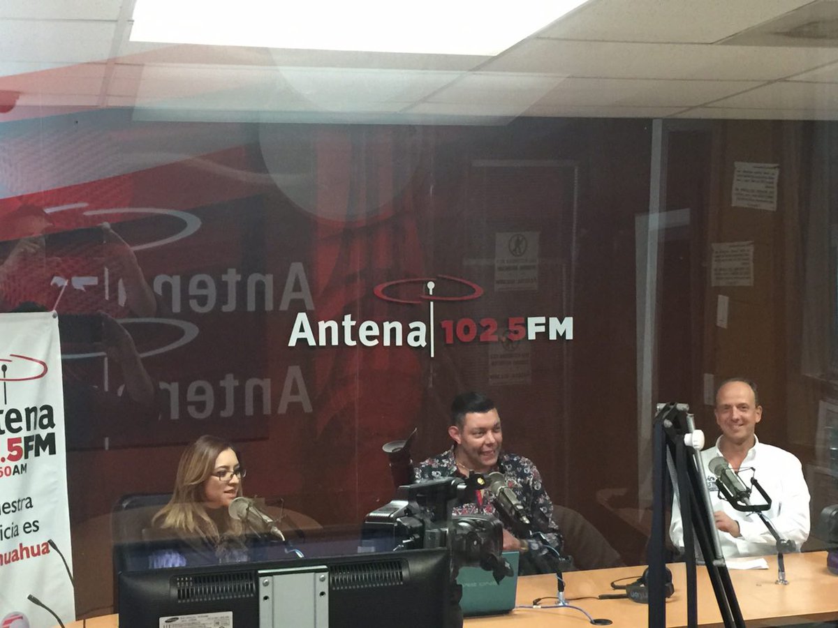 JavierMestaD's tweet photo. Estamos platicando por el 102.5FM en “Tijereando la Noticia” con @miguelaguirresh, Ricardo Perea
Y Alejandra Ortiz. https://t.co/WQMIVlPsnA