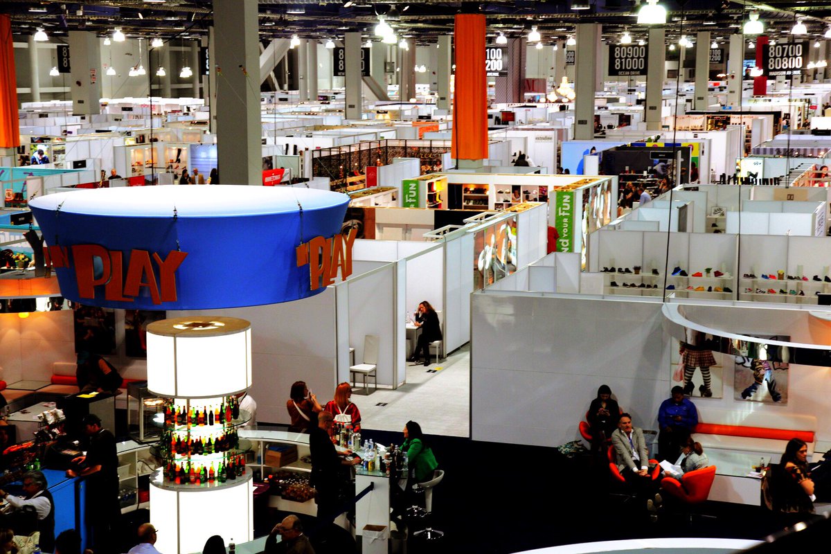 madeinchina_b2b's tweet photo. Looking for Chinese #footwear Supplier? Visit us at South Hall, booth 92217 #MAGICsourcing https://t.co/35ZyBDLeyJ