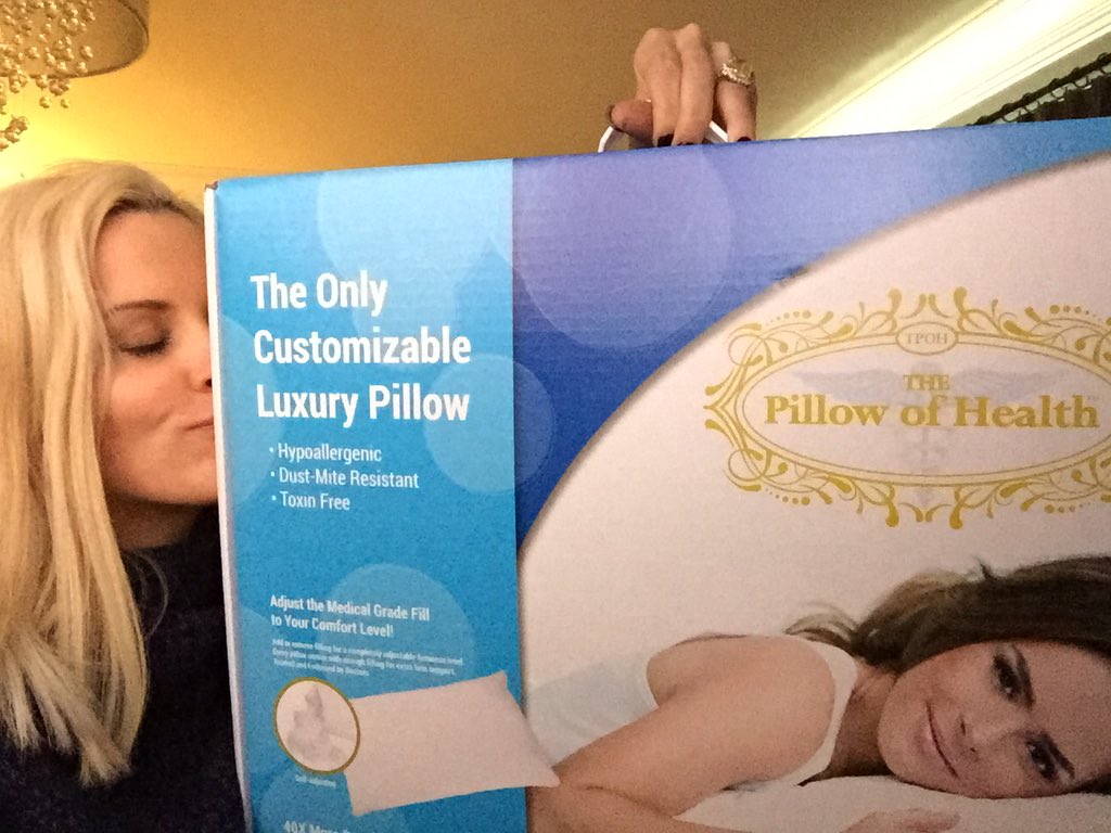 JennyMcCarthy's tweet image. Yay!! So excited 4 my new @HealthPillow! I bought one for you too. Well, one of you. RT this tweet for chance 2 win!