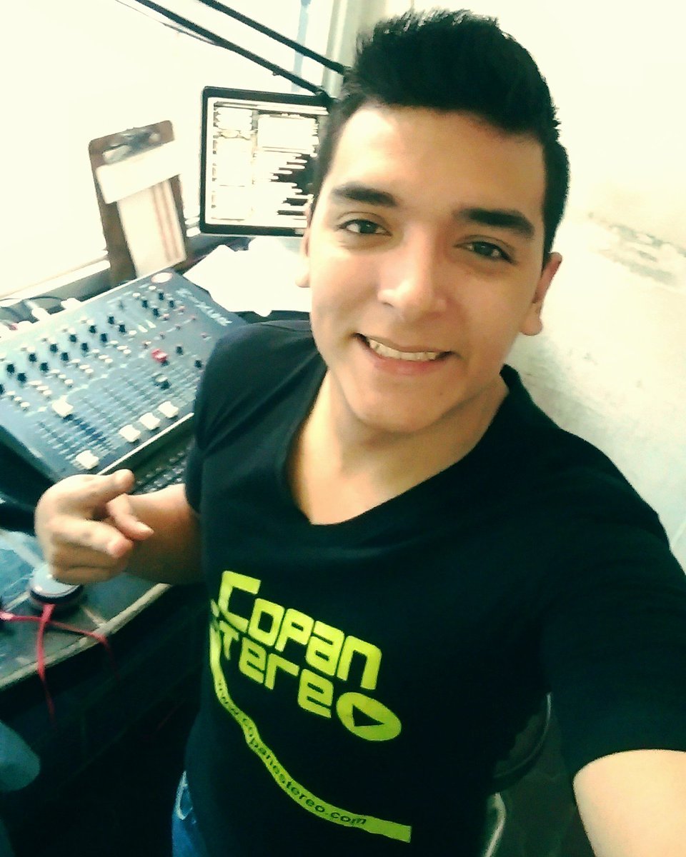 marlonmenjivar_'s tweet photo. Happy Tuesday !! Gozando en vivo para ustedes por @CopanStereo96 #MasTuyaQueNunca! #27! 2⃣7⃣ #FlacoIn2016 let's go ! https://t.co/RhlLEcZ97B
