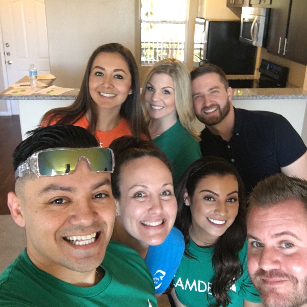 munozjr3's tweet photo. @JErvin87 @s_pickett17 @CamdenTuscany @CamdenMnJmbree @munozjr3 @CrownValleyApts @OceanKirsten @jmpiccinino #team2 https://t.co/ZmEqmqAwKd
