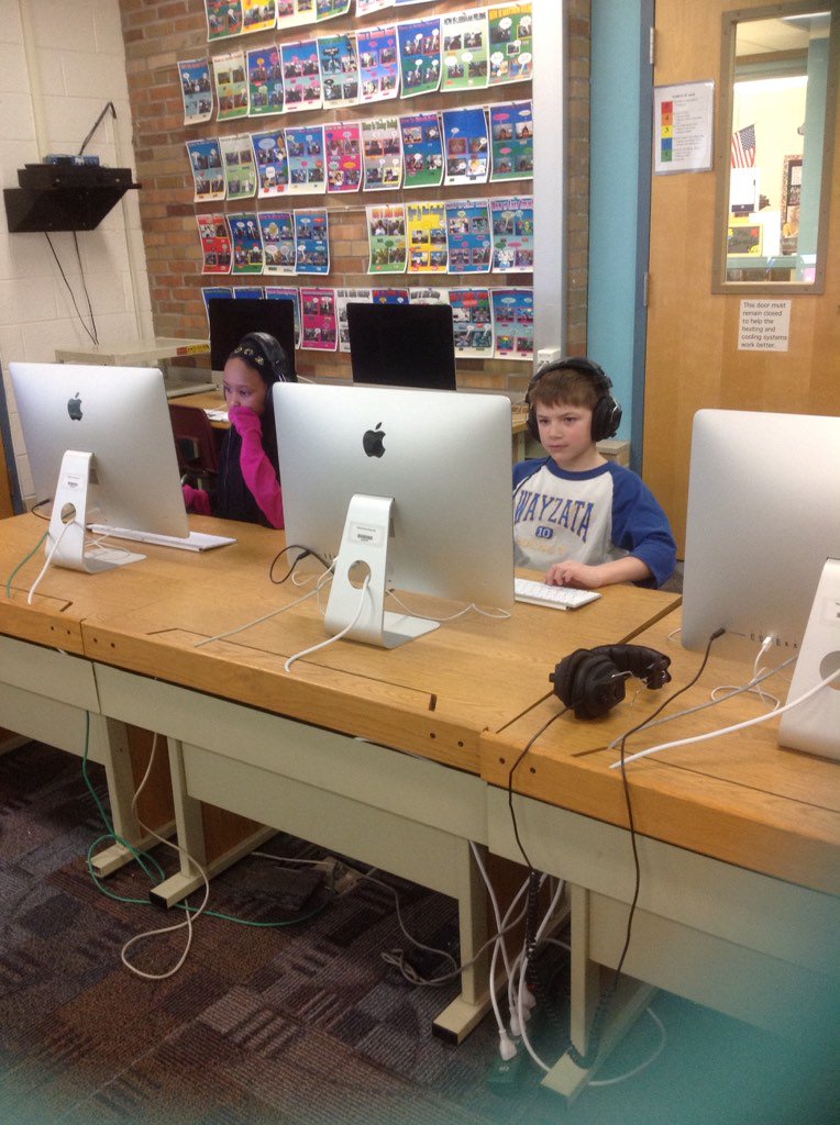 Fossum1stGrade's tweet photo. 2nd graders agreed that graphing by using spreadsheets was much easier...and more fun! https://t.co/0HuzfDbc5Q