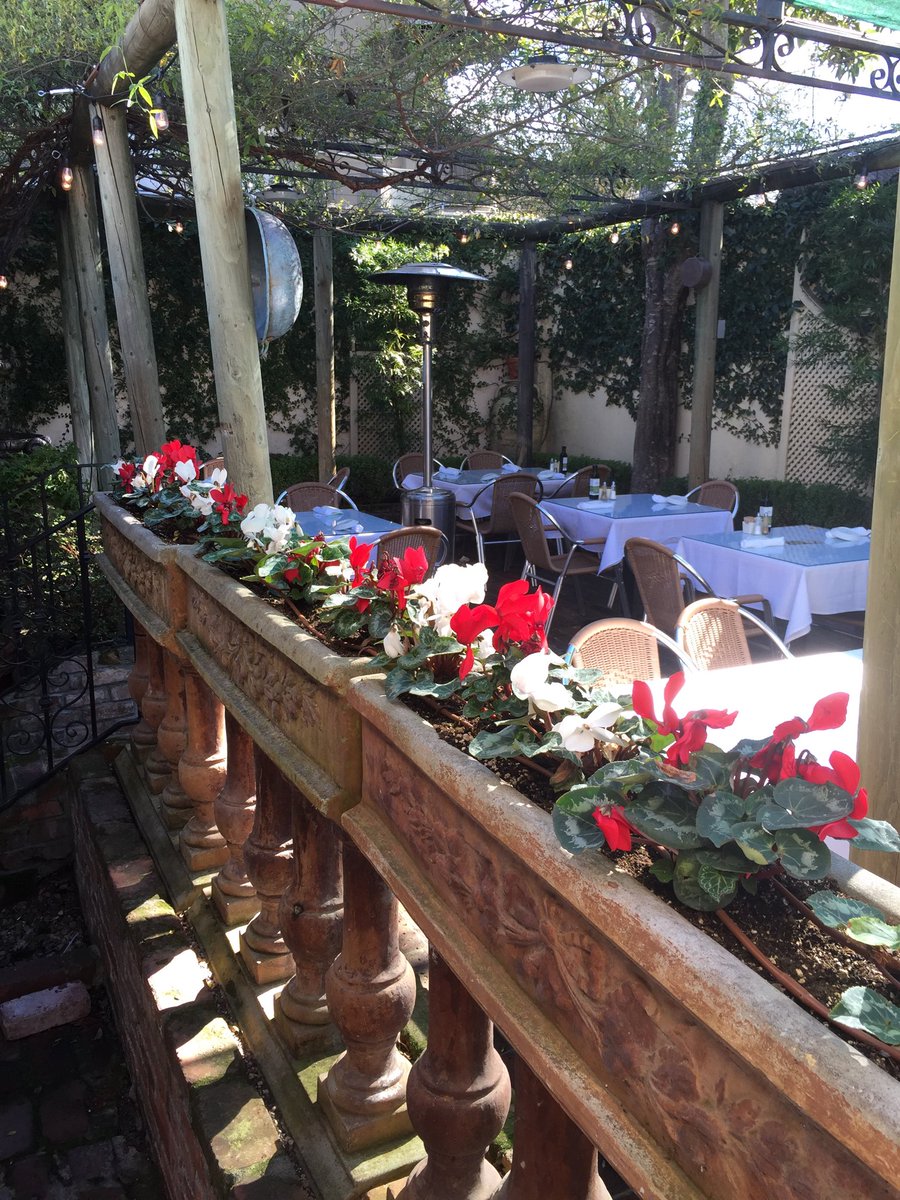 Gorgeous day in Sonoma - patio open!