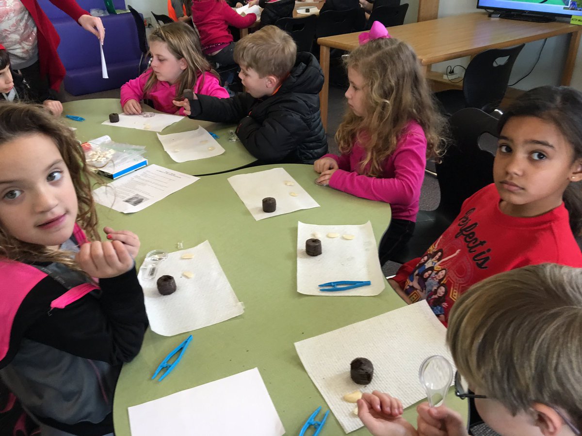 Tiea59368301's tweet photo. Garden club. Fun @Enochville https://t.co/ckECgHG6MI