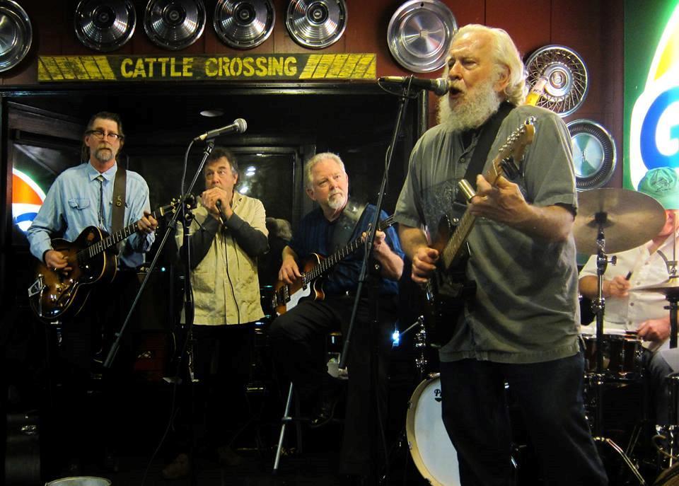 FPNMoreland's tweet photo. #RossPead &amp; Friends on tonight, playing some #blues just for us!
#LiveMusic @ 8pm #L5P
https://t.co/CnkLNX2bK3 https://t.co/QGkRiiVILE