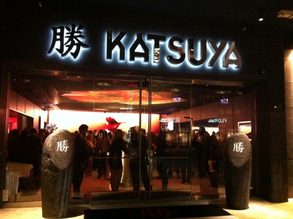 ZumeSpot's tweet photo. This Katsuya has a secret ramen, burger and beer joint upstairs https://t.co/73JwkhahND https://t.co/l7wgD9zbEu