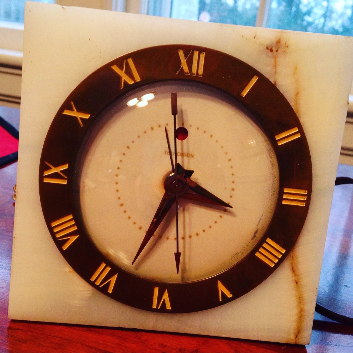 kateinthemiddle's tweet photo. Our latest vintage market find. #artdeco #telechron clock. Found in Lambertville, NJ. https://t.co/RKyEuTM6z6