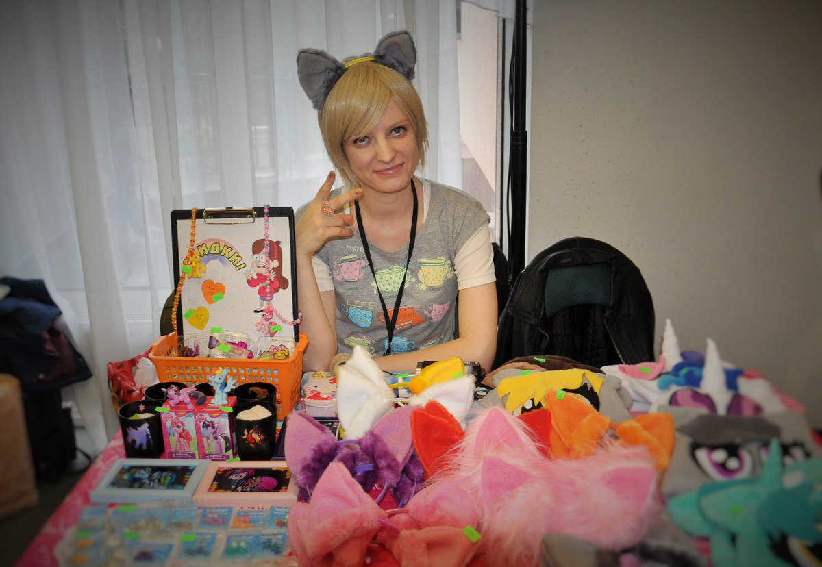 PonyRadioCon's tweet photo. Hi, everypony! While we are preparing for April, please take a look at these photos of prev. festival! #mlp #mlpfim https://t.co/M7BjumYvbU