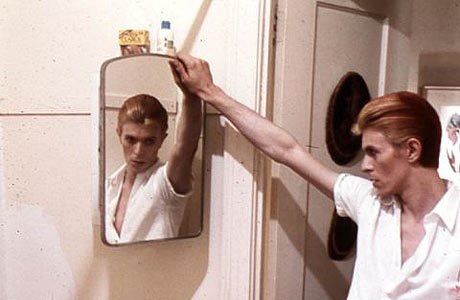 KomenGreaterNYC's tweet photo. READ &amp; RT - David Bowie did not lose his battle with #cancer: https://t.co/LVEyYMPyly https://t.co/THJpa9JaVn