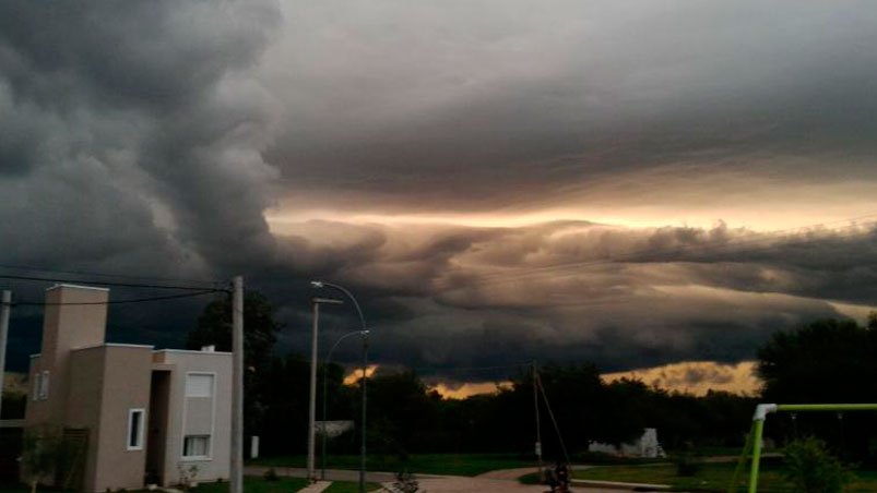 ElDoce's tweet photo. #Temporal #Córdoba ¡Atención! Rige un alerta para el sur y centro de Córdoba. https://t.co/DjhxoTq7KC https://t.co/wrflyBIc4o