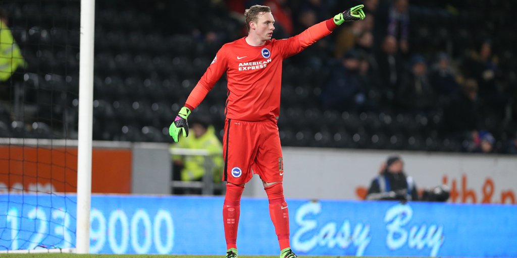 BHAFC's tweet photo. David Stockdale issues instructions to the defence. #HCFCvBHA https://t.co/IThtZZCG2M