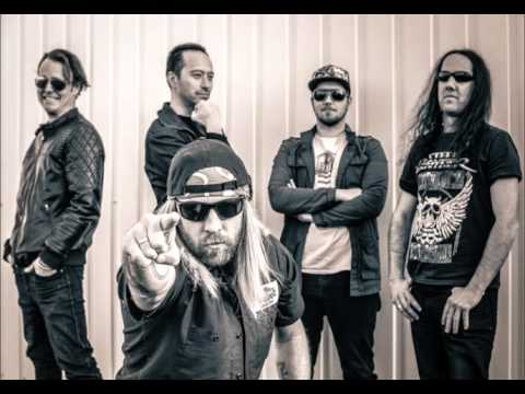 UTK_NZ's tweet photo. Been working on this track in the recording studio https://t.co/CvEyxj6u7v https://t.co/RSJP4AYVC4