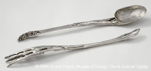 Museate4's tweet photo. ¡Mirad qué curioso! Cubiertos hechos con plata, llamados "Cubiertos de servicio", hechos por Falize Frères. -CyC. https://t.co/LPXl60xdPD