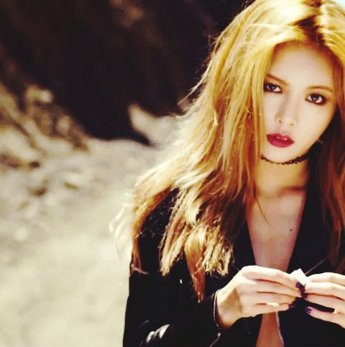 hotkpopx's tweet photo. Hyuna - 4minute (sexy face) https://t.co/fJ37xzdem5