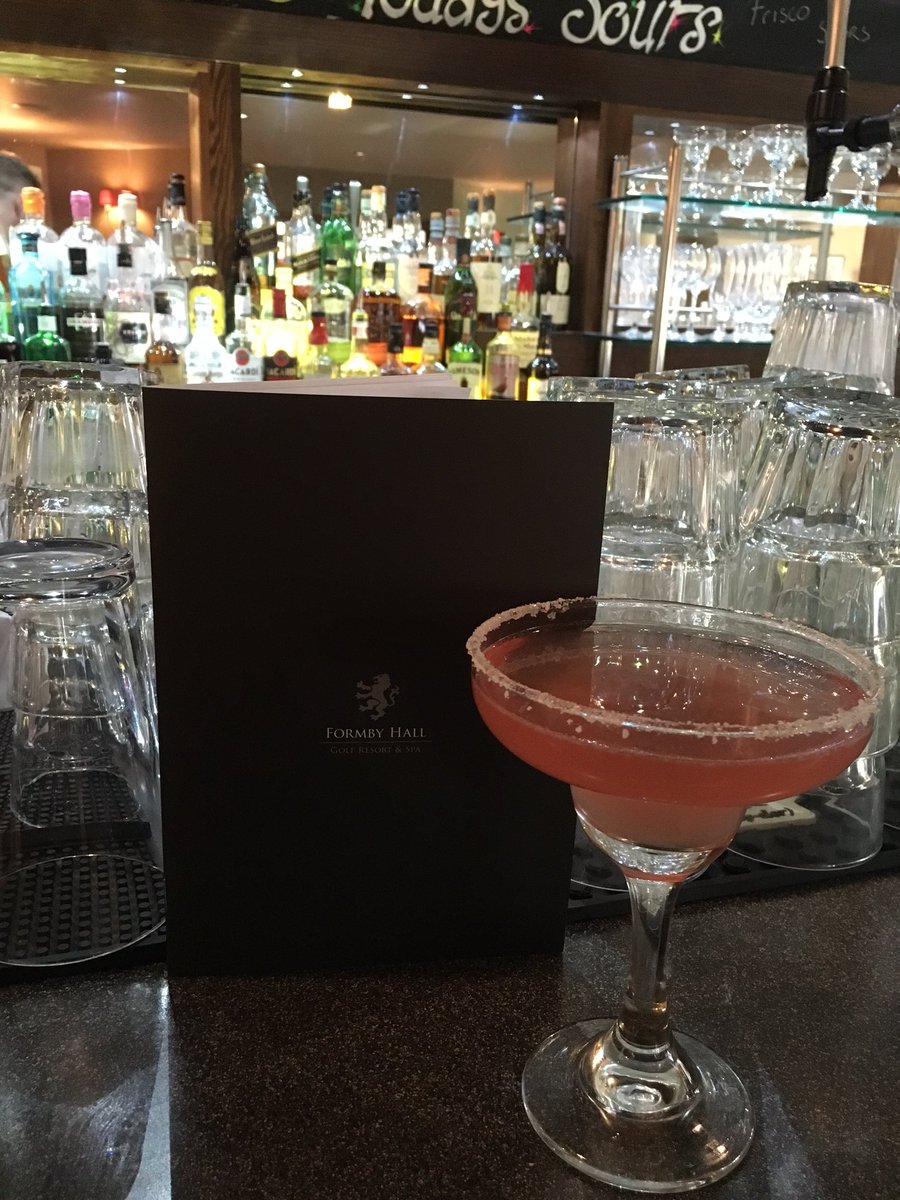 L37_FormbyHall's tweet photo. Our unique Valentines cocktail for over the weekend ❤️💞💌 #Valentines #love #cocktails https://t.co/pzIWGVe9X0