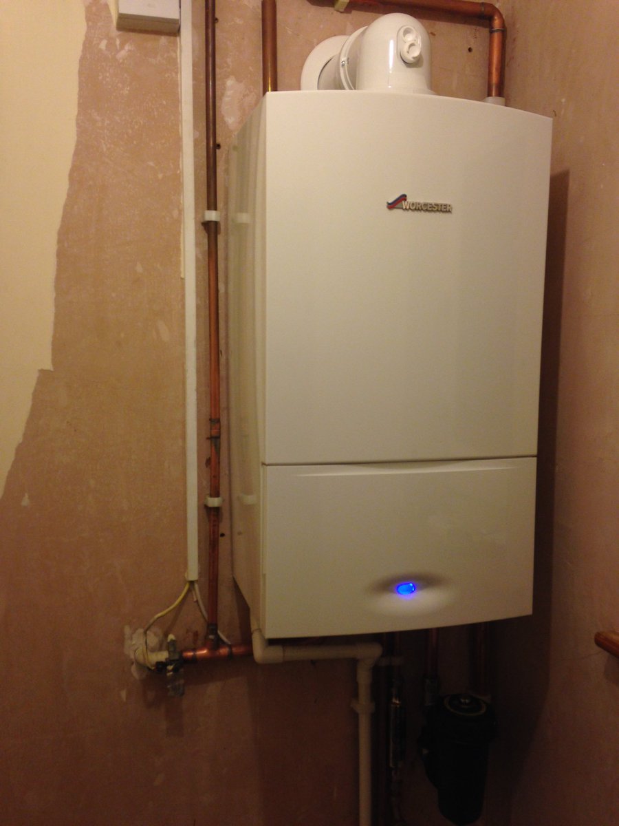 JWPlumbers's tweet photo. One old Worcester out, one new Worcester in @WorcesterBosch with a new Worcester magnetic filter https://t.co/PgdtnFAL4Z