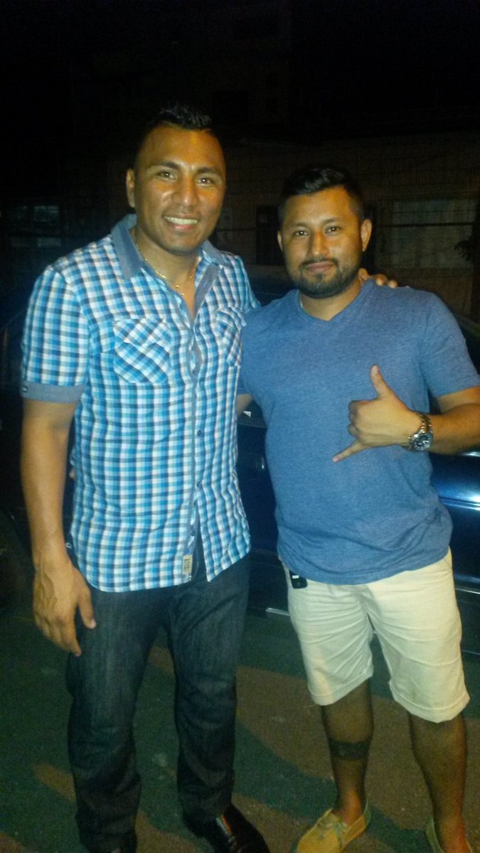 rey_toala's tweet photo. Con mi primo jorge Luis bienvenido men https://t.co/7dNbSNF4FP