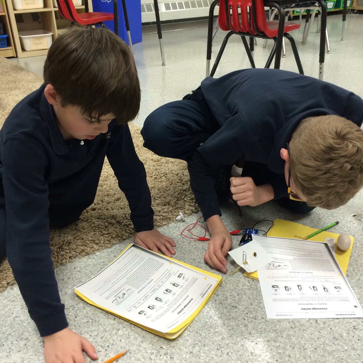 RVSgrade6's tweet photo. Can we make series and parallel circuits with switches? #inquiry @RVSGrade5B https://t.co/CbsTDVMaI6