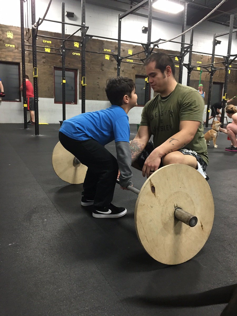 CrossFit tweet media
