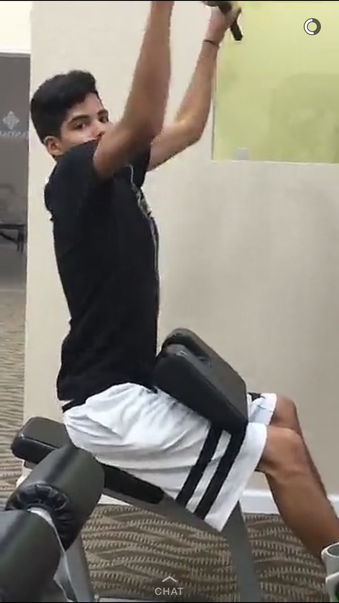 ZaidPalma's tweet photo. Workout body left #tumblrthoughts @6ixClaudius @kaylafreeman00 https://t.co/eRzj56qfqN