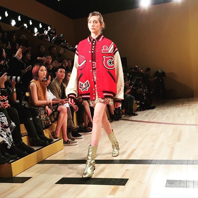 fvshiondvting's tweet photo. 1st Look #Coach #NYFW #RSOF16 #FBlogger https://t.co/Z8qiWqxasJ