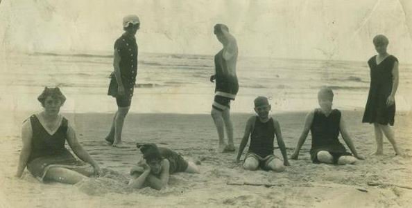 Throwback: Early bathers pictured in 1913. #CannonBeach #Oregon #beach #westcoast #Oregon #vintage <a href="/CannonBeachHC/">CB History Center</a>