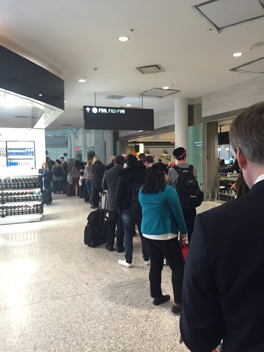 the_roxy_report's tweet photo. @AirCanada THIS LINE LOOPS AROUND! And it's the second day in a row! This is already $500 extra https://t.co/rAUwTVAo62
