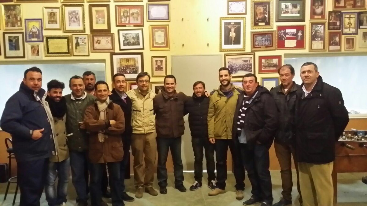 Todo un honor de la grata visita de nuestros Hermanos <a href="/HEsperanzArahal/">Hermandad Sacramental Esperanza Arahal</a> para renovar el contrato del Viernes Santo.
