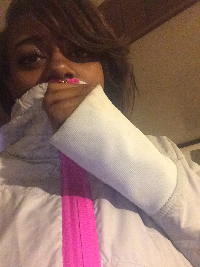 __PrettyJaee's tweet image. Happy Valentine's Day 😂💀