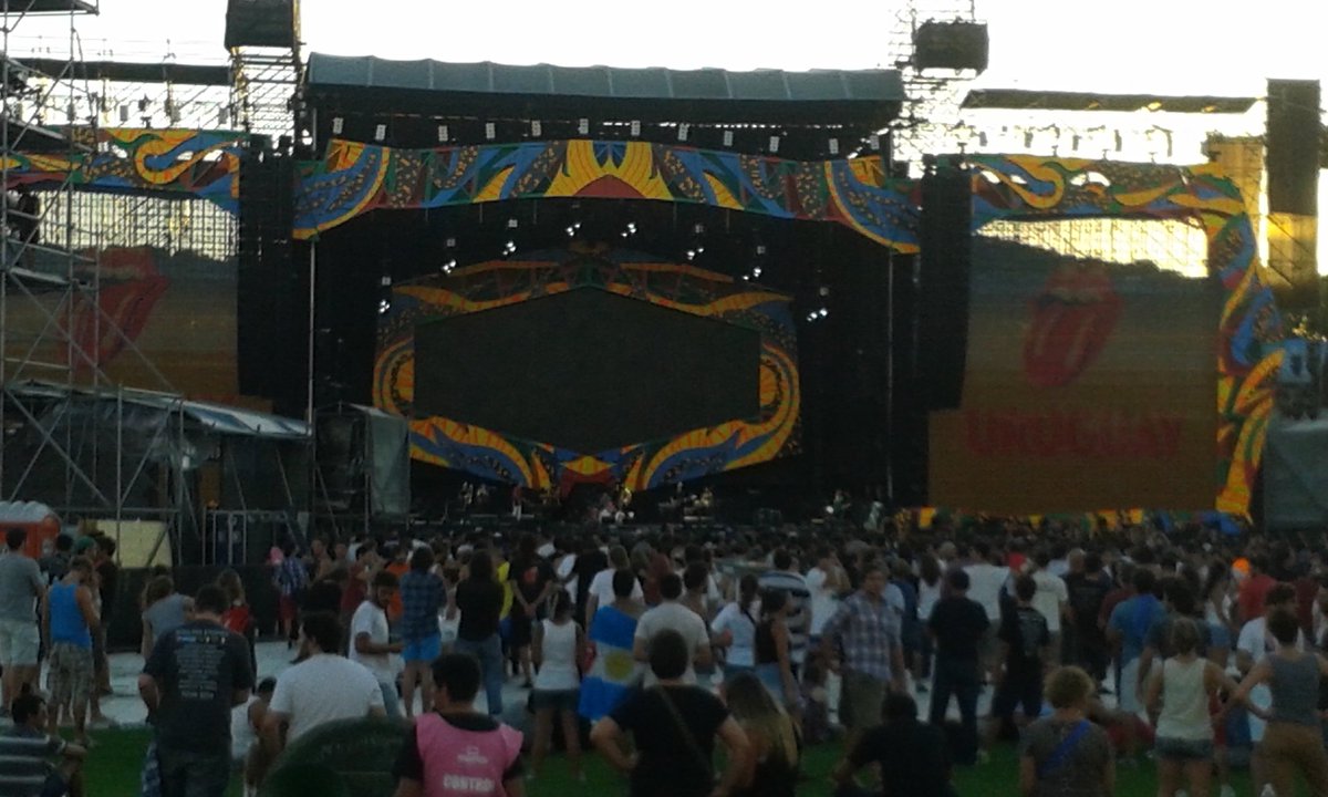 Vinilodesign's tweet photo. Arrancó #RollingStonesEnUruguay Boomerang con todo! https://t.co/sUk02v1l1K