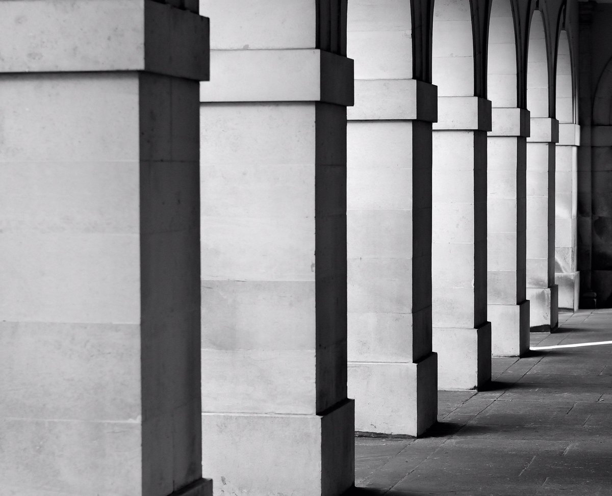 mgph0t0graphy's tweet photo. RT https://t.co/Ny4oENb5AM Arches at Temple Church, London #andrewsmithprint #print #design #photography #templec… https://t.co/RIF29T370F