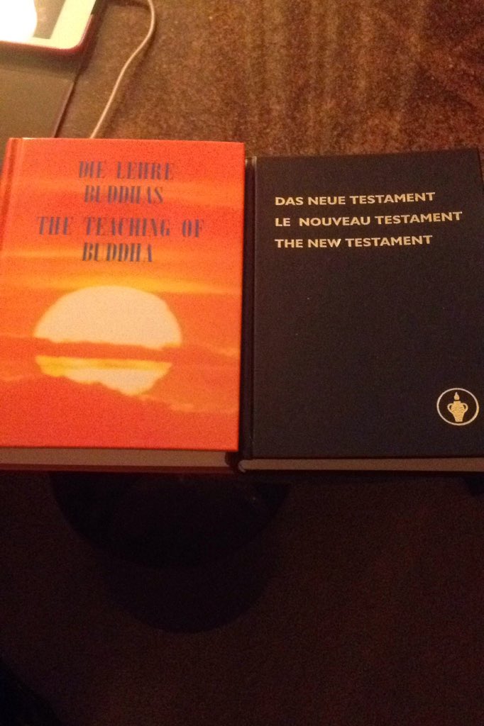 lisacruc's tweet image. Una scelta difficile #libri #budda #ilnuovotestamento #peace #love