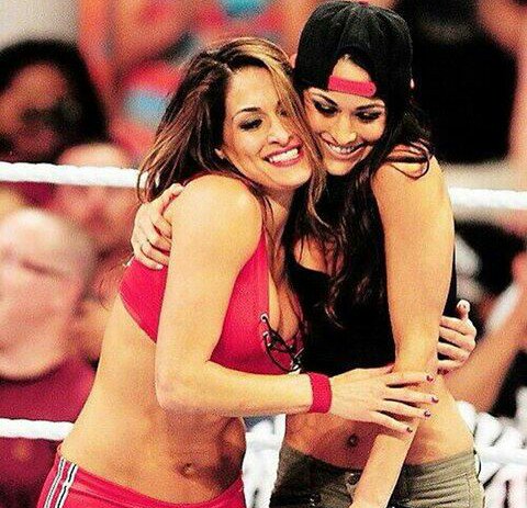 NikkiBrieRoman's tweet photo. Usem a tag: 
#BellasandRomanarethebests https://t.co/TlQNvvQQEq