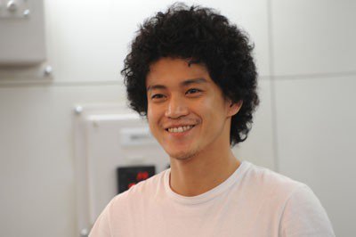 もも 小栗旬 この髪型がね 似合う人ってそうそういないと思うのよ でも小栗旬は似合うんだな ほんとすげぇわ 髪型変えても変わらないイケメンとか他にいます T Co Mnctxn1mke Twitter もも 小栗旬 この髪型がね 似合う人ってそうそういないと思うのよ でも小栗旬は似合うんだな ほんとすげぇわ 髪型変えても変わらないイケメンとか他にいます T Co Mnctxn1mke Twitter