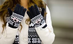 snoopy300509's tweet photo. @shaunheron_ that you are, I'll get you a nice wooly hat and scarf with matching mittens https://t.co/NTJKk33mhI
