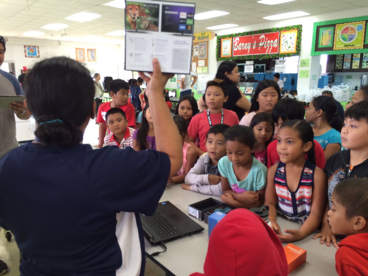 MsHollyAque's tweet photo. 3rd graders exploring tech with IT&amp;e #DigitalLearningDay #DLDay #psstech #pssmedia #kes https://t.co/KUAzHYN2Q9