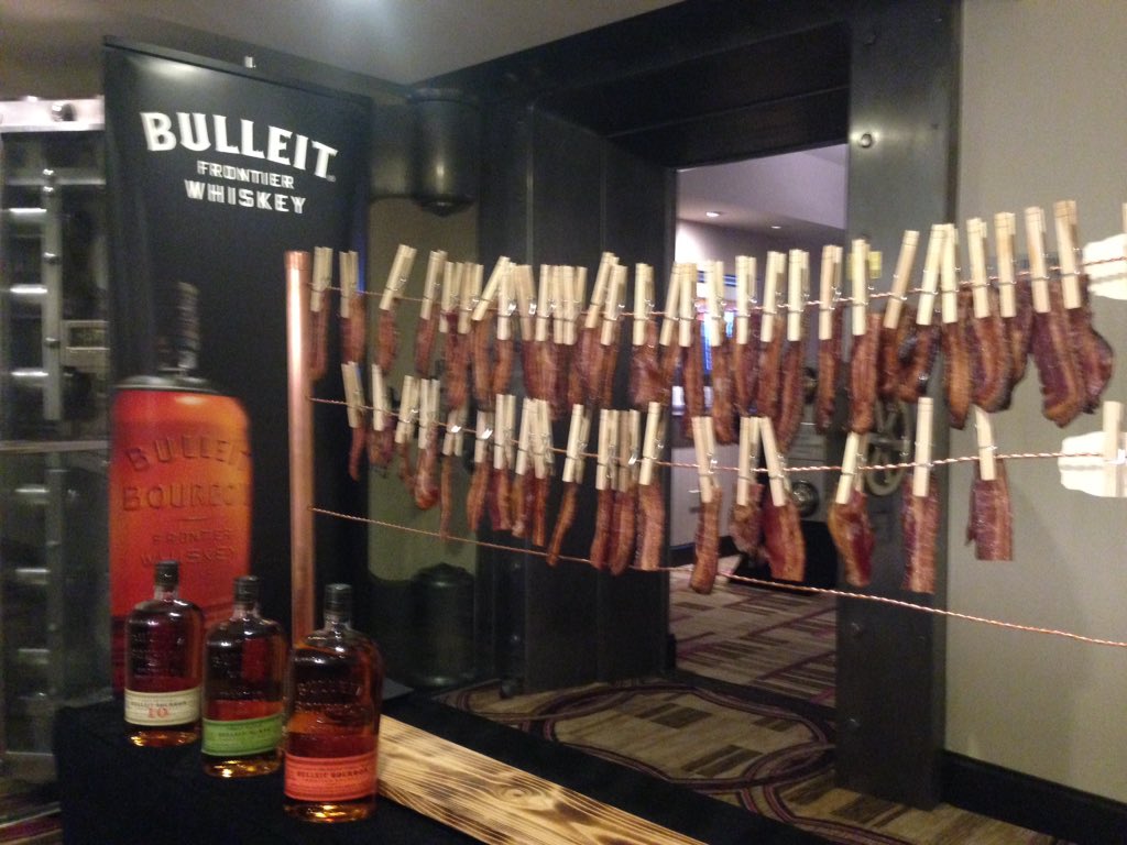 theAlastair_'s tweet photo. Denver Grub Club tonight @BulleitUSA #Bourbon &amp; @TenderBelly #WinningCombo https://t.co/0VAdsLAVeL