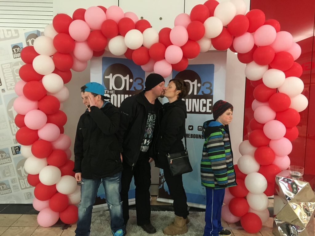 micmacmall's tweet photo. @Vision_Bro_ @1013TheBOUNCE Congrats to @Vision_Bro_ winner of our #Lovemicmac contest! https://t.co/VKYuBD90kq