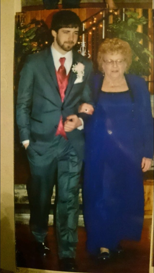 Cole_World3903's tweet photo. Rest in peace, Mem. You've always been the guardian on my shoulder, watch over me. https://t.co/VJqUTiLuPv