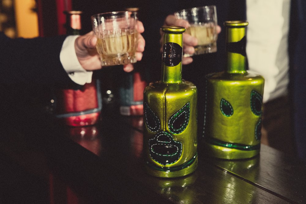 LuchaTequila's tweet photo. Staying classy and keeping it real: A Visual Guide.
#RealTequila #LuchaTequila https://t.co/qHBzBnRZRj