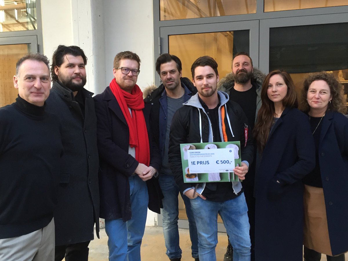 <a href="/MaryHessing/">Mary Hessing</a> <a href="/SergioHerman/">Sergio Herman</a>  <a href="/KranenGille/">KranenGille</a> #maeEngelgeer #JaccalaGasse @jeroenjunte #ontwerpwedstrijd 2016 , Top jury