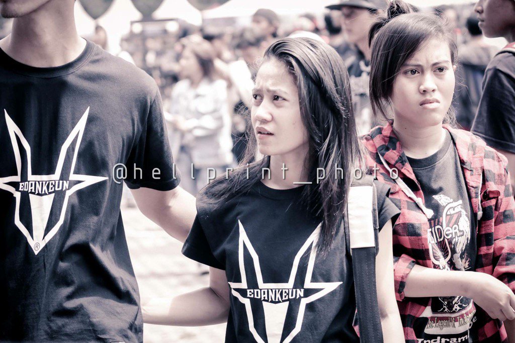 hellprint's tweet photo. Follow IG : hellprint_official
Untuk Photo-photo Event #HELLPRINT2016
#HellprintFamilia
#SuperMusicID
#EDANKEUN https://t.co/tntStoFyIA