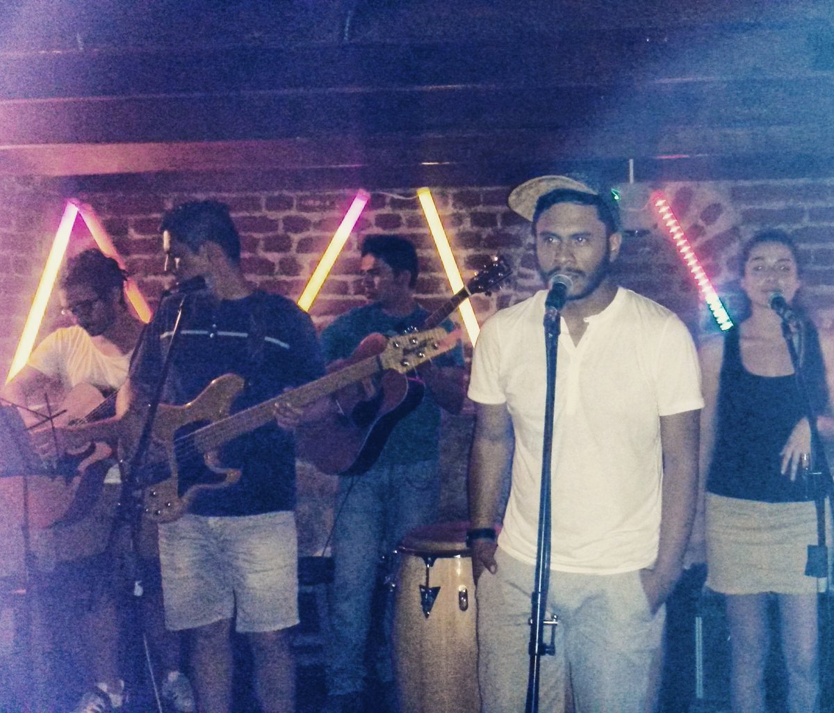 Super_EME_'s tweet photo. Haciendo lo que más nos gusta...música! https://t.co/kblxeufemQ