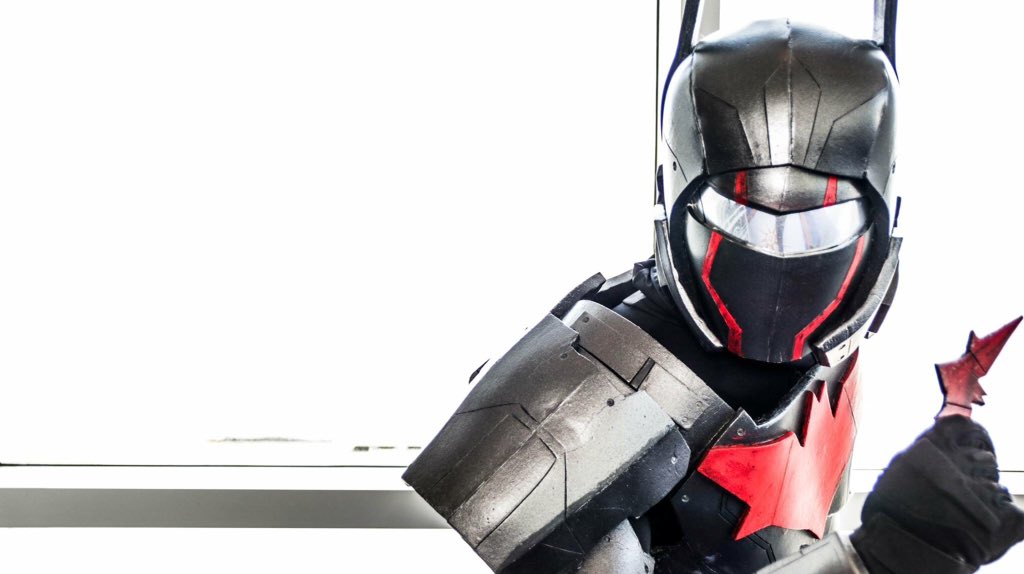 acdramon's tweet photo. Some more shots of my Batman Beyond! #batman #cosplay #29DaysofBlackCosplay #cosplaystrong #DCComics https://t.co/FeuuXR3OyG