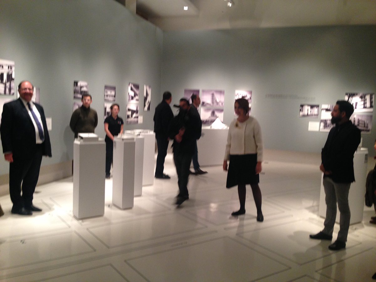 marca_arq's tweet photo. En inauguración de Blanco y Negro @DeLaSalleBajio #museo #arquitectura https://t.co/rtjtnwDlES